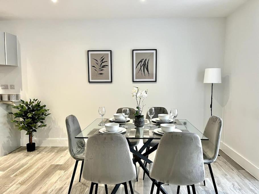 Вілла Luxury 3 Bed House W Parking & Garden! 1 Борнмут Екстер'єр фото